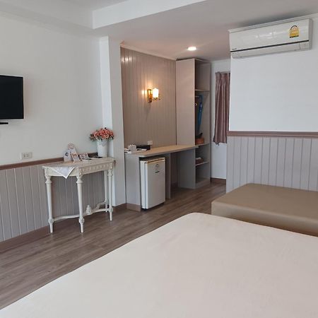 Koh Larn Riviera Hotel Екстериор снимка