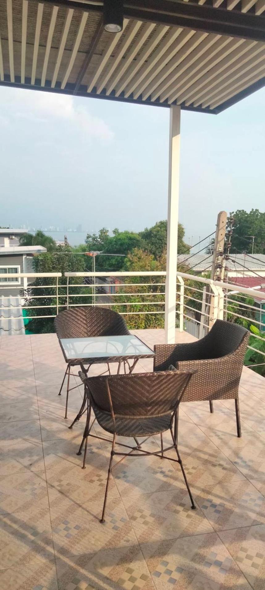 Koh Larn Riviera Hotel Екстериор снимка