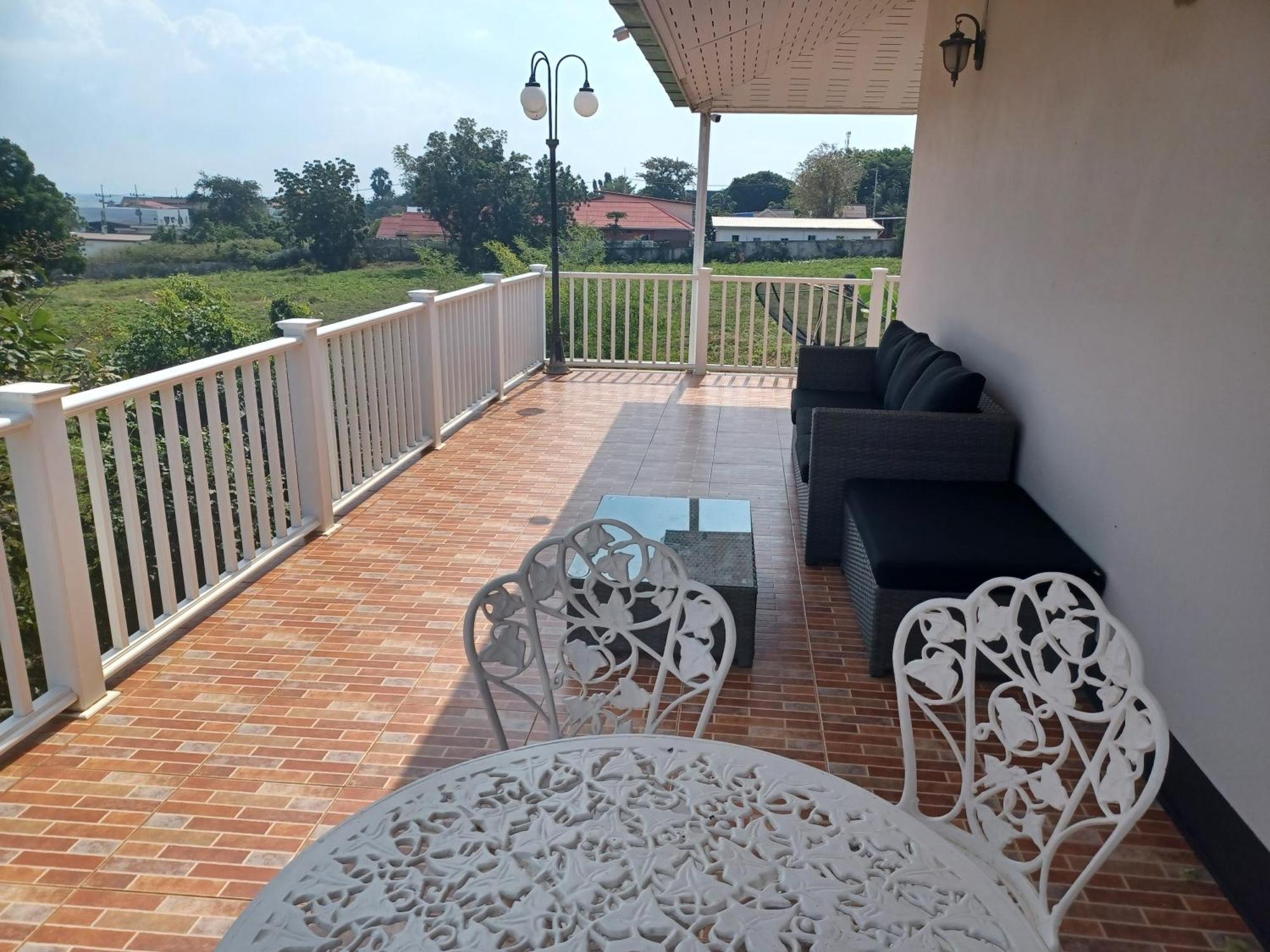 Koh Larn Riviera Hotel Екстериор снимка