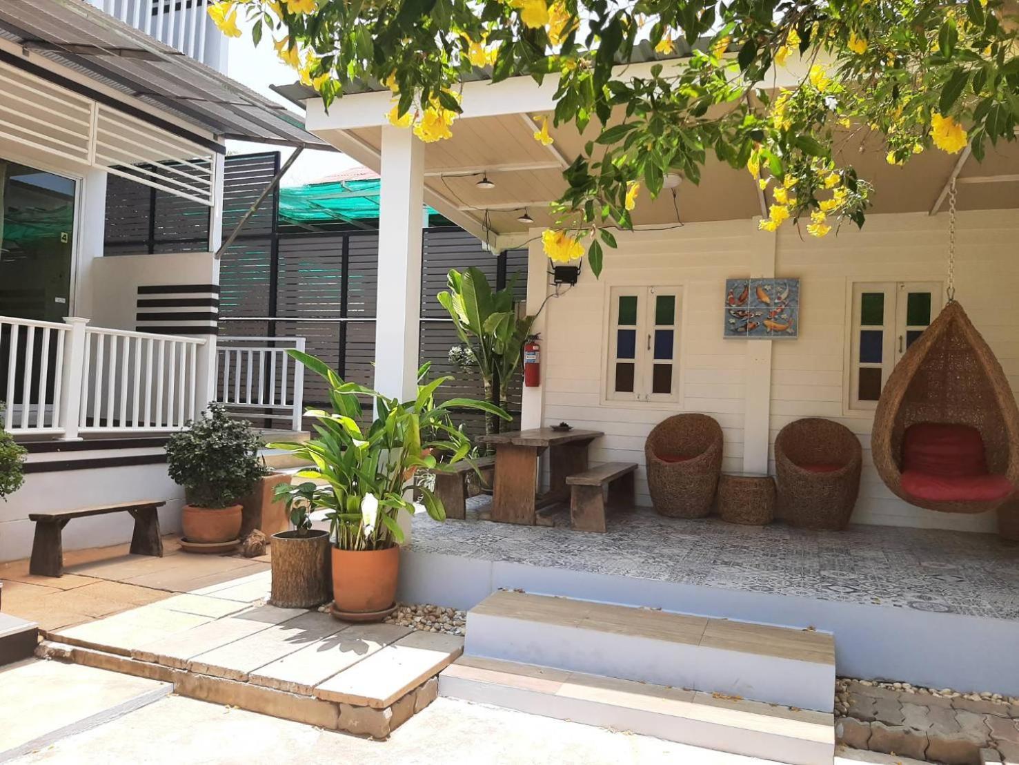 Koh Larn Riviera Hotel Екстериор снимка