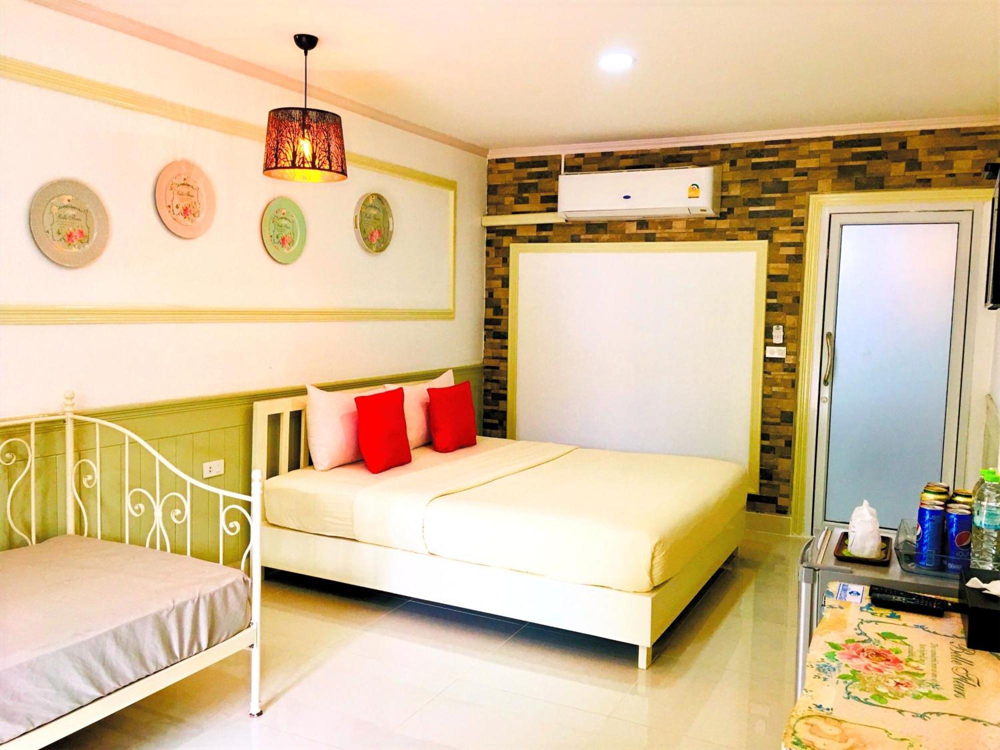 Koh Larn Riviera Hotel Екстериор снимка
