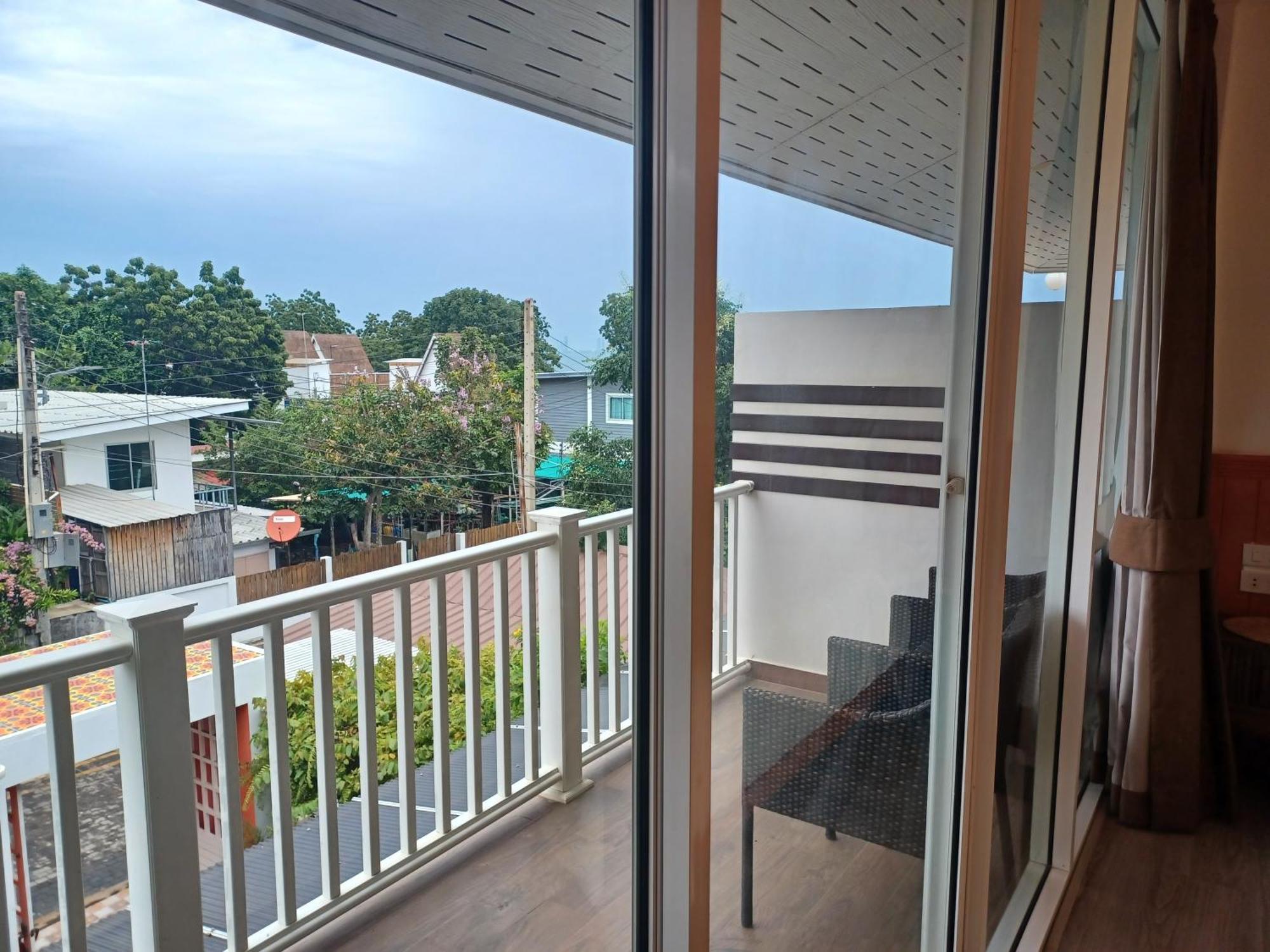 Koh Larn Riviera Hotel Екстериор снимка