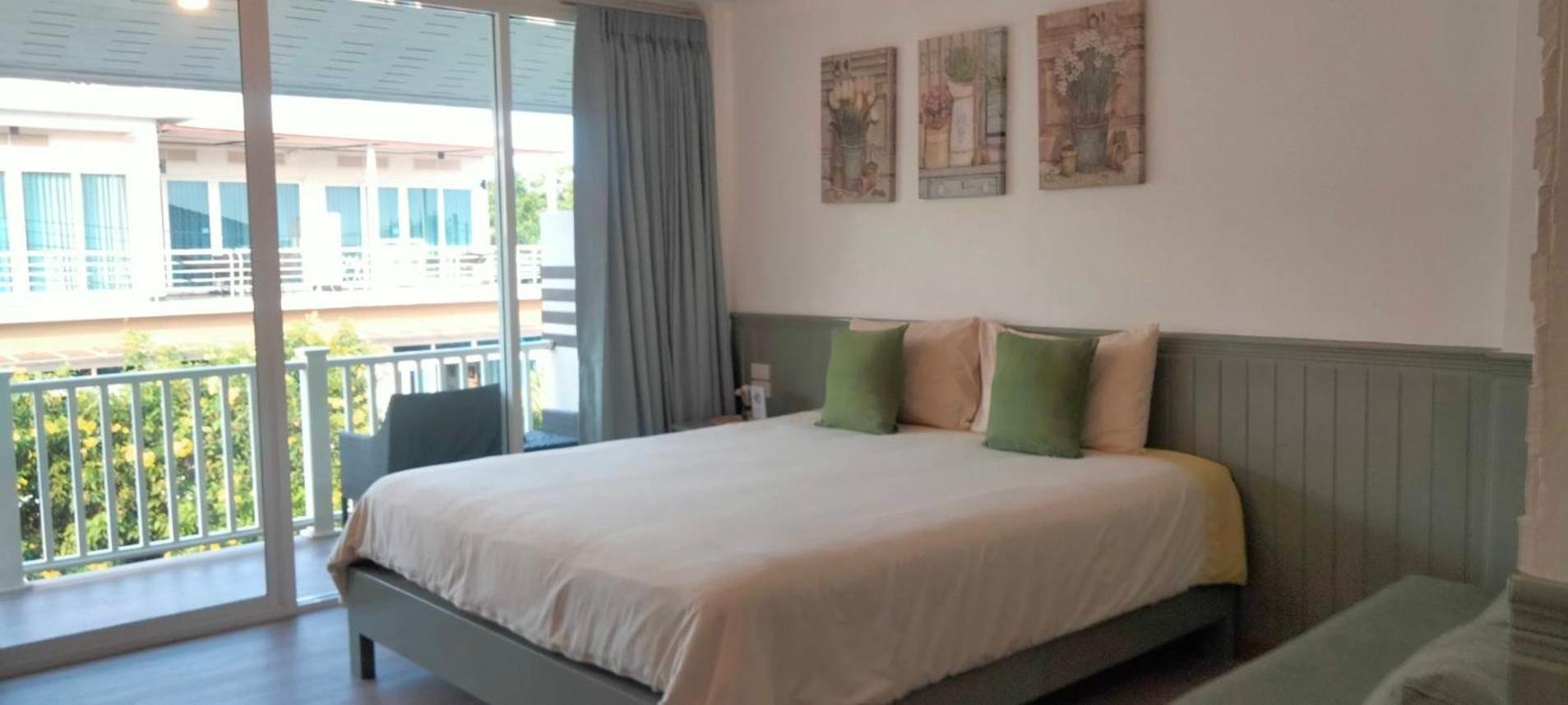 Koh Larn Riviera Hotel Екстериор снимка