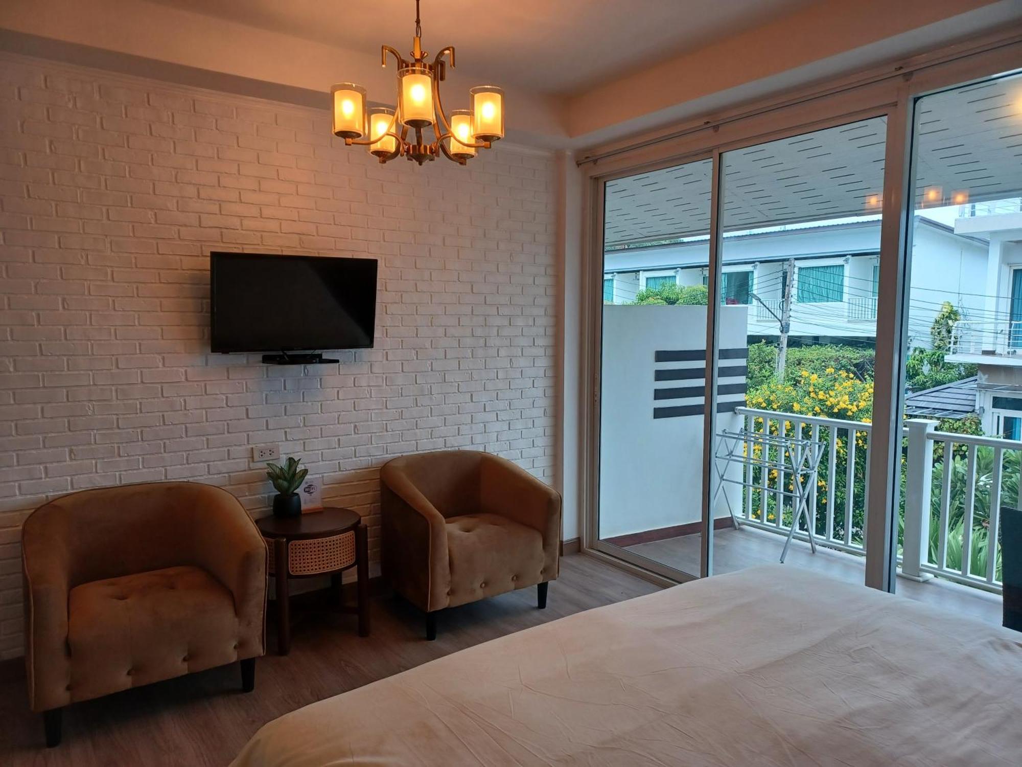 Koh Larn Riviera Hotel Екстериор снимка