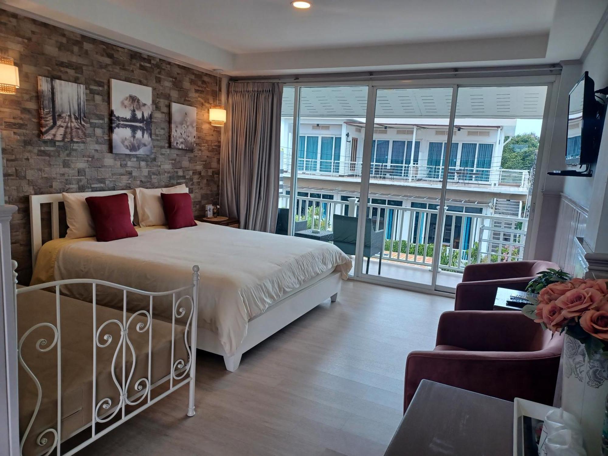 Koh Larn Riviera Hotel Екстериор снимка