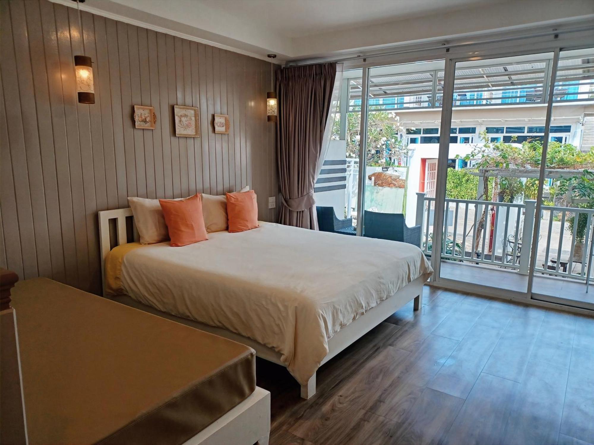 Koh Larn Riviera Hotel Екстериор снимка