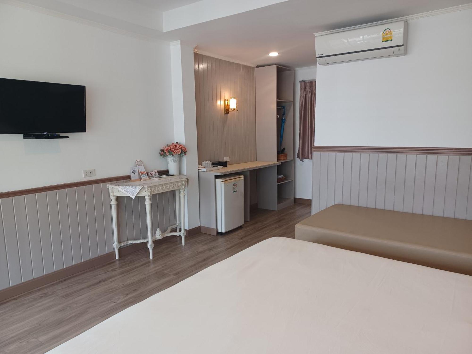 Koh Larn Riviera Hotel Екстериор снимка