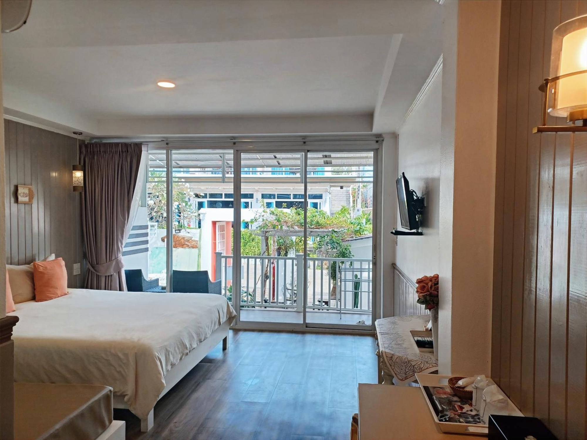 Koh Larn Riviera Hotel Екстериор снимка
